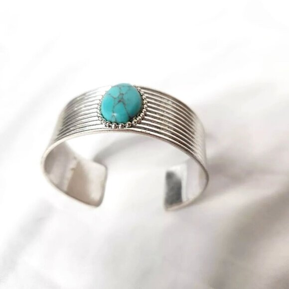 Lucky Brand Women's Silver Toned Turquoise Cuff Bracelet - Picture 1 of 6